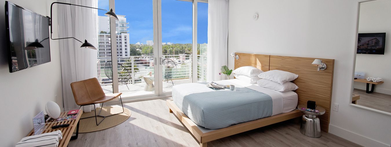 Penthouse bayside studio with balcony-1